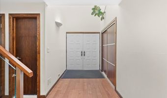 10 Morley Ct, Albertson, NY 11507