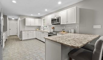 41 Nancy Dr, Ashland, MA 01721