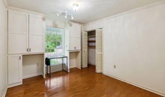 927 Bourbon Ave, Baton Rouge, LA 70808