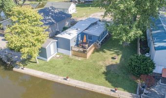 255 Lane 102 Crooked Lk, Angola, IN 46703