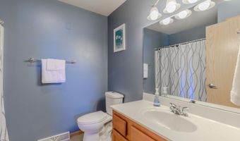 14 S Gardens Way, Fitchburg, WI 53711