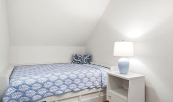18 Three Flipper Trl, Bald Head Island, NC 28461