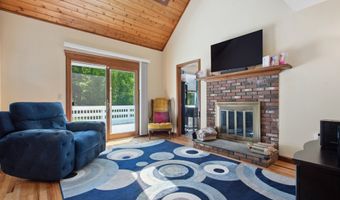 10 Colonial Dr, Clinton, CT 06413