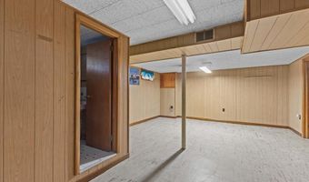 173 Tracy Dr, Burlington, VT 05408