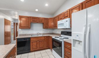 410 N 9th Ave, Brandon, SD 57005