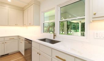 100 Williamsburg Ln, Athens, GA 30605