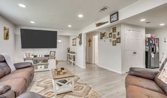 109 W Purdom Ave, Alvarado, TX 76009