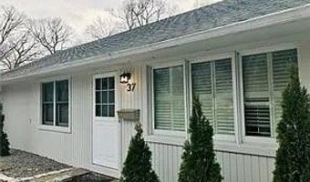 37 Tarinelli Cir, Bridgeport, CT 06606