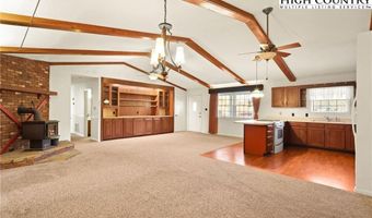 762 George Eggers Rd, Banner Elk, NC 28604