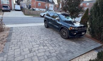 2445 S KENWOOD St, Arlington, VA 22206