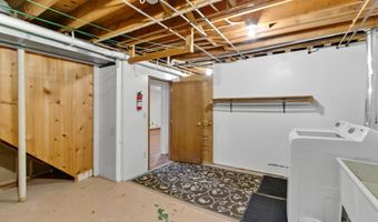 1210 Acewood Blvd, Madison, WI 53716