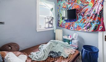 82 Hampshire St, Auburn, ME 04210