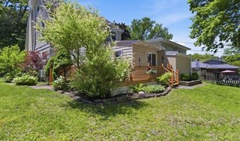 11 Freeman Rd, Albany, NY 12208