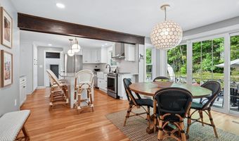 18 Hawk Dr, Bedford, NH 03110