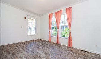 40 Campbell Cir, East Greenwich, RI 02818