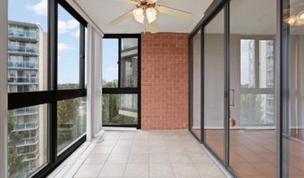 1001 N RANDOLPH St 715, Arlington, VA 22201