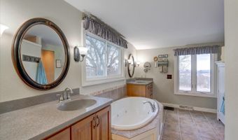 7422 Loy Rd, Arena, WI 53503