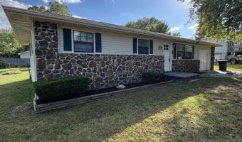 808 E Walnut St, Aurora, MO 65605