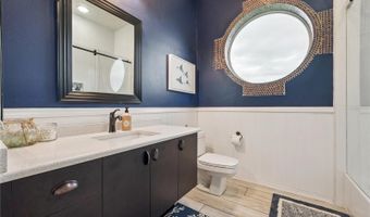 807 CHIPAWAY Dr, Apollo Beach, FL 33572