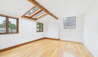 61 Blanding Ave, Barrington, RI 02806
