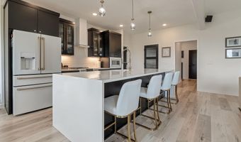 2021 Fairway Dr, Auburn, IN 46706