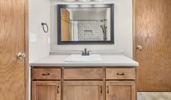 1724 SCHAEFER Cir, Appleton, WI 54915