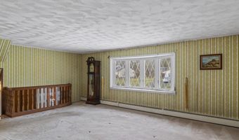 32 Brentwood Dr, Bloomfield, CT 06002