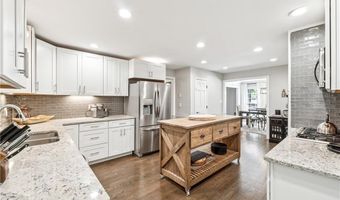 180 Pruitt Dr, Alpharetta, GA 30004