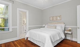 17 Everett St, Newport, RI 02840