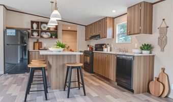 2833 Vancouver Dr, Alford, FL 32420