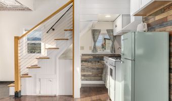 52 Road 8UC, Clark, WY 82435