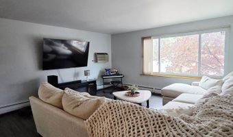 1217 S Old Wilke Rd 201, Arlington Heights, IL 60005