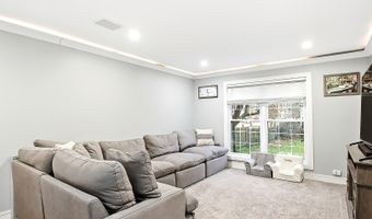 1670 Yosemite Pkwy, Algonquin, IL 60102