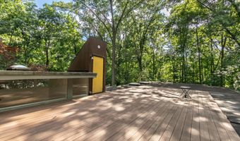 2707 Englave Dr, Ann Arbor, MI 48103