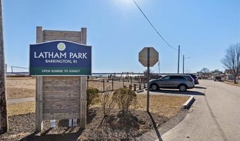 29 Lake Ave, Barrington, RI 02806