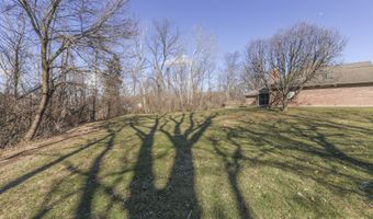 8896 Classic View Dr, Indianapolis, IN 46217
