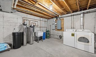 11938 Davis Rd, Alhambra, IL 62001