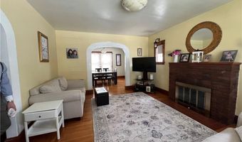 55 Greylock Ave, Cranston, RI 02910