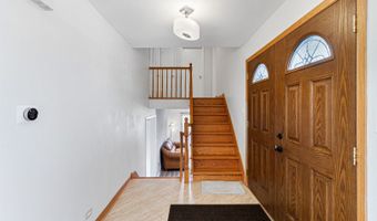 2430 S Shag Bark Trl, Arlington Heights, IL 60005