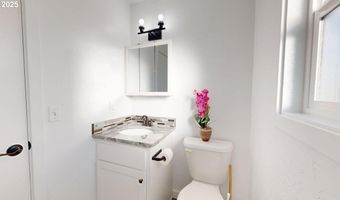 425 MEMORY Ln, Brookings, OR 97415