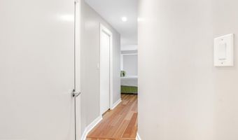 5904 MOUNT EAGLE Dr 108B, Alexandria, VA 22303