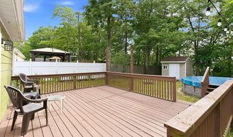 26 Ravenwood Blvd, Barnegat, NJ 08005