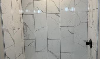 205 E Prospect St, Aurora, MO 65605