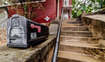 212 N 9th St, Atchison, KS 66002