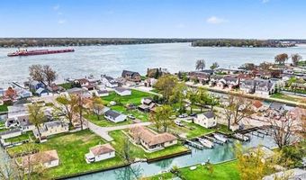 2037 W Park Dr, Algonac, MI 48001