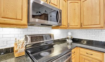 4 Hidden Lake Ct, Bluffton, SC 29910
