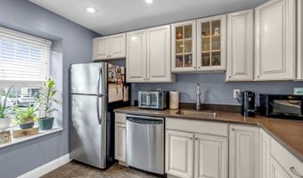 223 Perth Hill Ct, Aberdeen Twp., NJ 07747