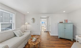 200 Narragansett Ave, East Providence, RI 02915