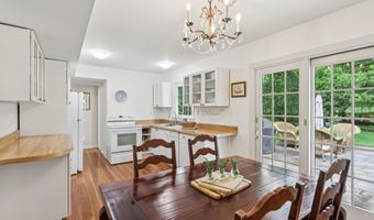 135 Ivy Hill Dr, Aberdeen, NJ 07747