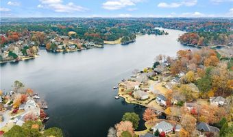 135 Staghound Ct, Alpharetta, GA 30005